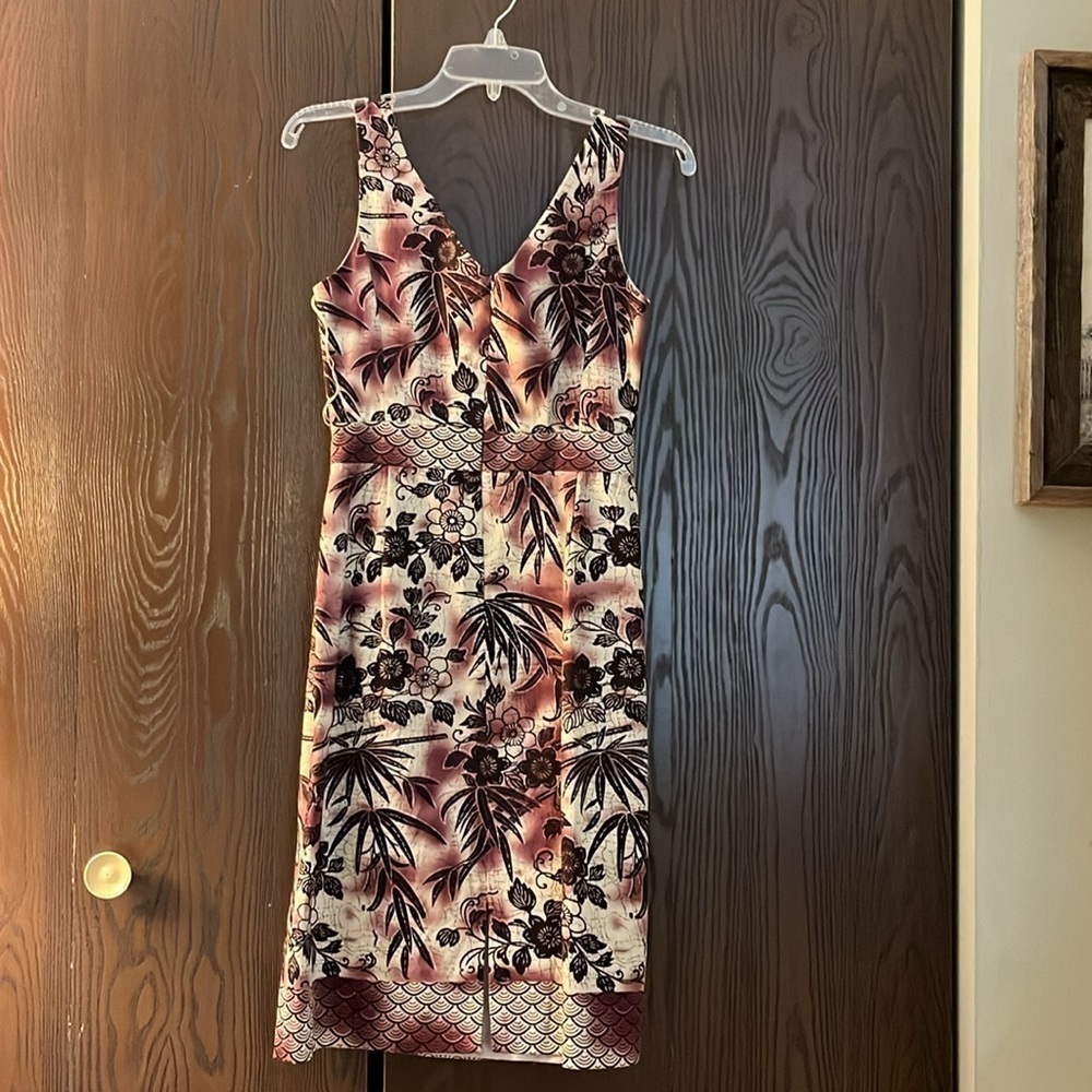 Peck & Peck sleeveless dress. Cream, cranberry and brown patterned. Size 2. - Picture 6 of 13